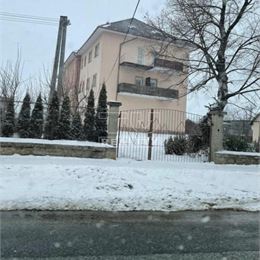 TUreality predáva luxusný 4 izbový bytovy dom s dvojgarážou a záhradkou v Spišskej Belej.Znížená cena!!!