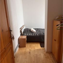 TUreality predáva luxusný 4 izbový bytovy dom s dvojgarážou a záhradkou v Spišskej Belej.Znížená cena!!!
