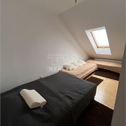TUreality predáva luxusný 4 izbový bytovy dom s dvojgarážou a záhradkou v Spišskej Belej.Znížená cena!!!