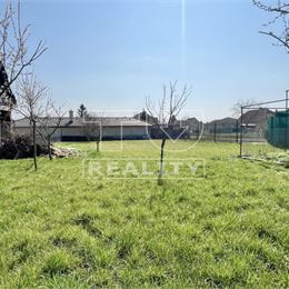 Rodinný dom s pozemkom 1183 m2 v Drahovciach pri Piešťanoch