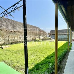 Rodinný dom s pozemkom 1183 m2 v Drahovciach pri Piešťanoch