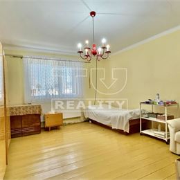 Rodinný dom s pozemkom 1183 m2 v Drahovciach pri Piešťanoch