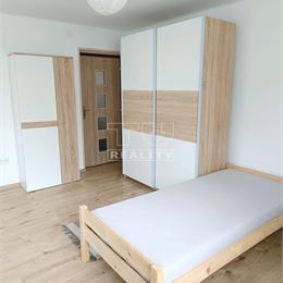 Rodinný dom s krásnym veľkým pozemkom - Belá Dulice