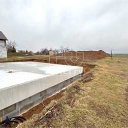 TUreality ponúka na predaj pozemok v Martine nad Žitavou, 830m2