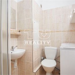 NA PREDAJ SLNEČNÁ GARZÓNKA (31 m2) S BALKÓNOM, KOMPLET REKONŠTRUKCIA, JUH - TRENČÍN!