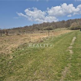 Na predaj rekreačný pozemok 700 m2 vo vinohradníckej oblasti v Hronskom Beňadiku