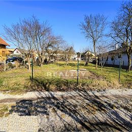 VÝHRADNE! Stavebný pozemok Drienov, 10 min. Prešov, 876 m2