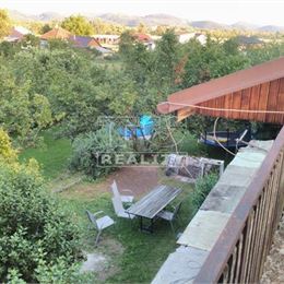 NA PREDAJ RODINNÝ DOM - SKLAKA NAD VÁHOM, VHODNÉ NA PODNIKANIE I BÝVANIE, POZEMOK 1072 m2, SUPER INVESTÍCIA,