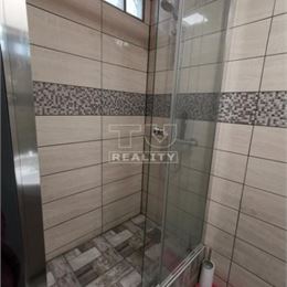 NA PREDAJ RODINNÝ DOM - SKLAKA NAD VÁHOM, VHODNÉ NA PODNIKANIE I BÝVANIE, POZEMOK 1072 m2, SUPER INVESTÍCIA,