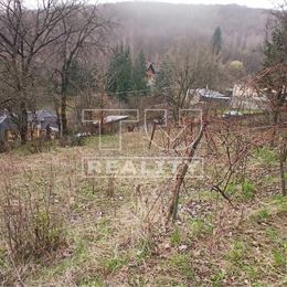 Slnečný pozemok pre Vašu chatku v lone prírody