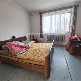 POZOR ZNÍŽENÁ CENA! Na predaj rodinný dom v Nitrianskych Sučanoch, okres Prievidza
