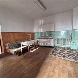 POZOR ZNÍŽENÁ CENA! Na predaj rodinný dom v Nitrianskych Sučanoch, okres Prievidza
