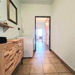 Na predaj 3 izbový byt v pôvodnom, zachovalom stave 70 m2 Hlohovec