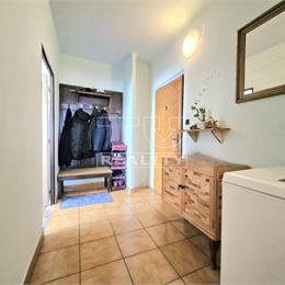 Na predaj 3 izbový byt v pôvodnom, zachovalom stave 70 m2 Hlohovec