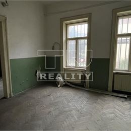 Priemyselný areál s administratívnou budovou, 1600m2, Valaská-Piesok