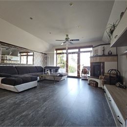 PRIEVIDZA / Apartmán - 3+1/ 85 m2/ TERASA 10m2, v Rodinnom Dome,