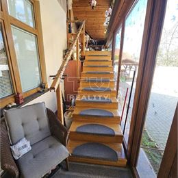 PRIEVIDZA / Apartmán - 3+1/ 85 m2/ TERASA 10m2, v Rodinnom Dome,