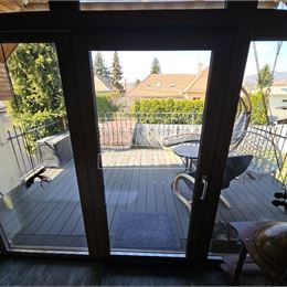 PRIEVIDZA / Apartmán - 3+1/ 85 m2/ TERASA 10m2, v Rodinnom Dome,