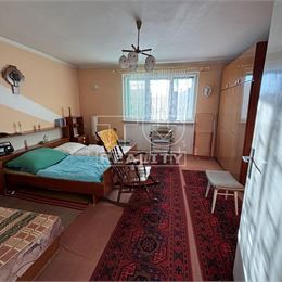 Na predaj: Starý dvojgeneračný rodinný dom vo Veľkej Lomnici