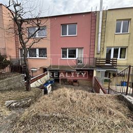 Rodinný dom v radovej zástavbe na predaj – Poprad, časť Veľká