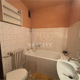 Rodinný dom v radovej zástavbe na predaj – Poprad, časť Veľká