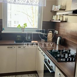 ----REZERVOVANÉ----Na predaj 4-izbový byt, Martin - Košúty 2