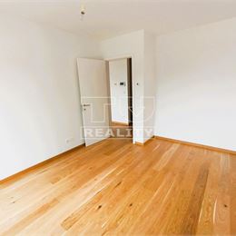 2-IZBOVÝ BYT,RUŽINOV-NIVY,PROJEKT-ZWIRN 3,BALKÓN,PARKING,55m2