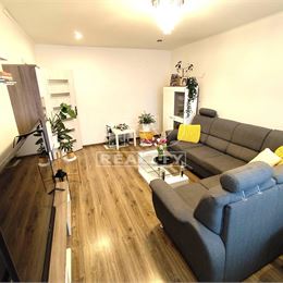 REZERVOVANÉ Predaj 2-izbového kompletne zrekonštruovaného bytu Bratislava-Petržalka 55m2
