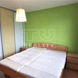 2 izbový svetlý byt 55m2 s priestranným balkónom v staršej tehlovej novostavbe – Bratislava, Podunajské