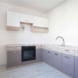 Nanovo prerobený 2-izbový byt blízko stanice, Nové Zámky – 57,63m2