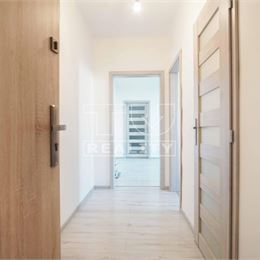 Nanovo prerobený 2-izbový byt blízko stanice, Nové Zámky – 57,63m2