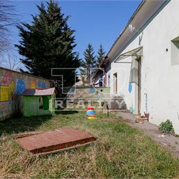 NA PREDAJ OCHODNÁ BUDOVA 270m2 V STREDE OBCE TURÁ LÚKA