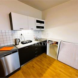 Garsónka v Petržalke- 32 m² - voľná ihneď !