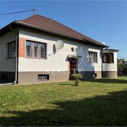 Na predaj rodinný dom Žilina-Bánová na krásnom, slnečnom pozemku o výmere 730m2