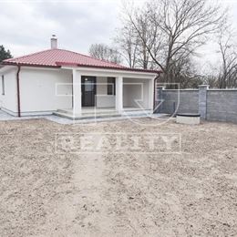 EXKLUZÍVNE - Novostavba - skolaudovaný 4.izb.rod.dom-bungalov,obec Závod,pozemok 520m2