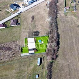 Znížená cena - Veľký slnečný pozemok - 1279 m2 - v krásnom prostredí obce Lubina - Hrnčiarové