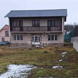 ZNÍŽENÁ CENA Predaj veľkorysého rodinného domu v obci Chrastné-lokalita Košice-okolie