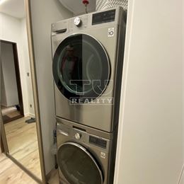 Príjemný 2,5-izbový byt v srdci Starého Mesta Bratislavy - 58 m²