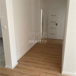 Priestranný 4-izbový byt s atmosférou a komfortom v prestížnej lokalite Starého Mesta - 90 m2