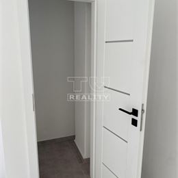 Priestranný 4-izbový byt s atmosférou a komfortom v prestížnej lokalite Starého Mesta - 90 m2