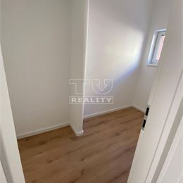 Priestranný 4-izbový byt s atmosférou a komfortom v prestížnej lokalite Starého Mesta - 90 m2