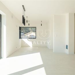 5 IZBOVÝ RODINNÝ DOM s možnosťou výmeny za BYT + doplatok v obci Svederník - Podháj