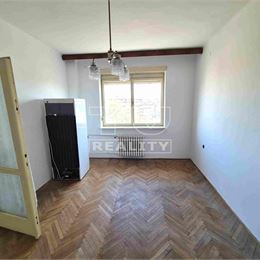 TUreality ponúka perspektívny a priestranný 3i byt v Starom meste, Karadžičova ul., 84,4m2., tehla, výťah.