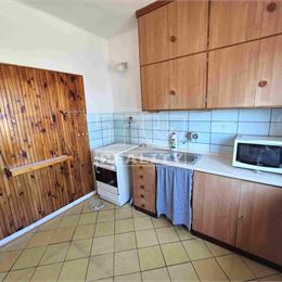 TUreality ponúka perspektívny a priestranný 3i byt v Starom meste, Karadžičova ul., 84,4m2., tehla, výťah.