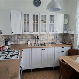 EXKLUZÍVNE PRIPRAVUJEME DO PONUKY 1 izb. byt na sídlisku Juh, ulica Južná trieda.