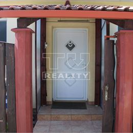 4-izbový rodinný dom s bazénom a krásnou záhradou, Záhorská Ves * 921 m2