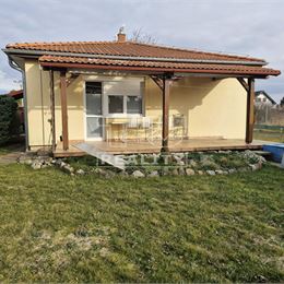 4-izbový rodinný dom s bazénom a krásnou záhradou, Záhorská Ves * 921 m2