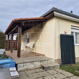 4-izbový rodinný dom s bazénom a krásnou záhradou, Záhorská Ves * 921 m2