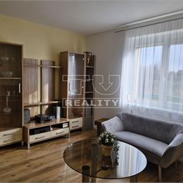 4-izbový rodinný dom s bazénom a krásnou záhradou, Záhorská Ves * 921 m2