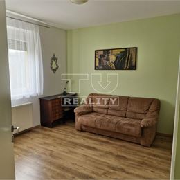 4-izbový rodinný dom s bazénom a krásnou záhradou, Záhorská Ves * 921 m2